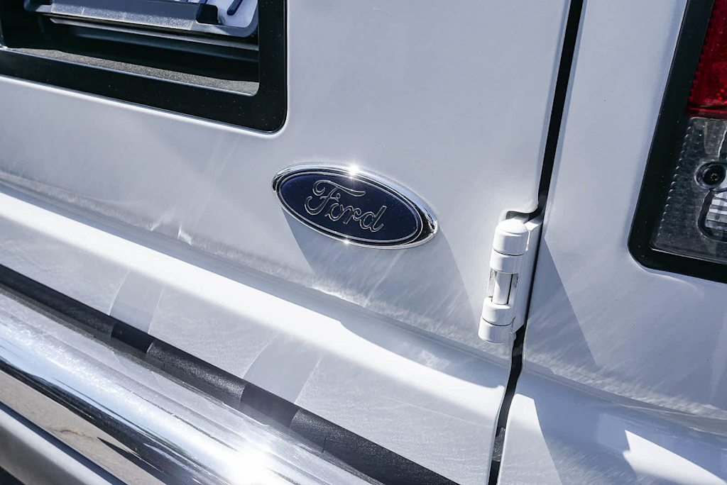 Thumbnail: 1999 Ford Econoline - 19