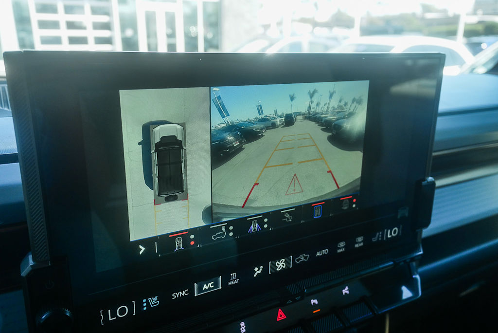 Thumbnail: 2025 GMC Hummer EV - 26
