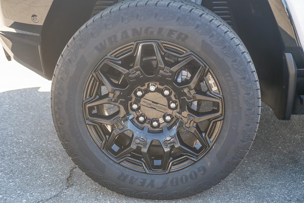 Thumbnail: 2025 GMC Hummer EV - 20