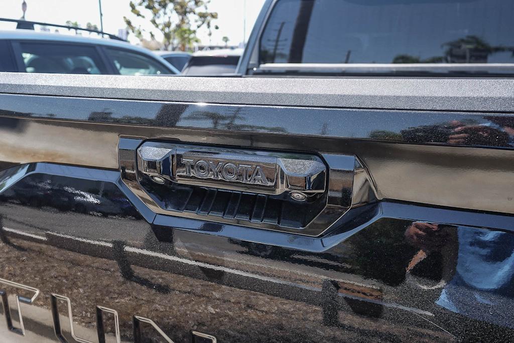 Thumbnail: 2024 Chevrolet Suburban - 18