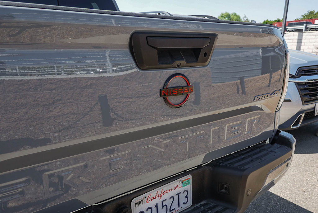 Thumbnail: 2023 Nissan Frontier - 18
