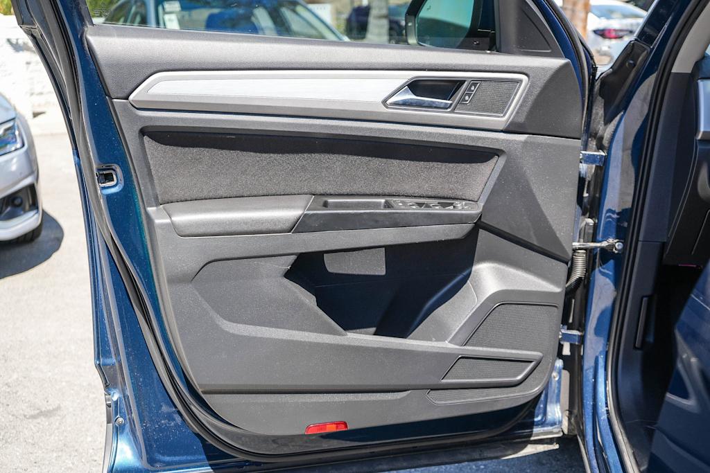 Thumbnail: 2021 Volkswagen Atlas - 27