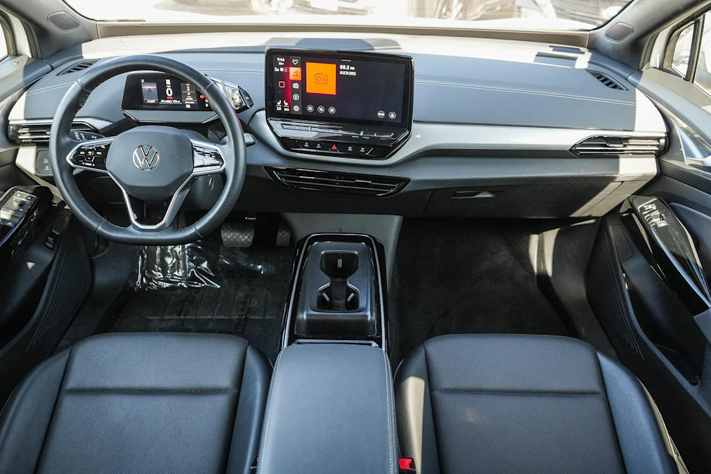 Thumbnail: 2023 Volkswagen ID.4 - 2