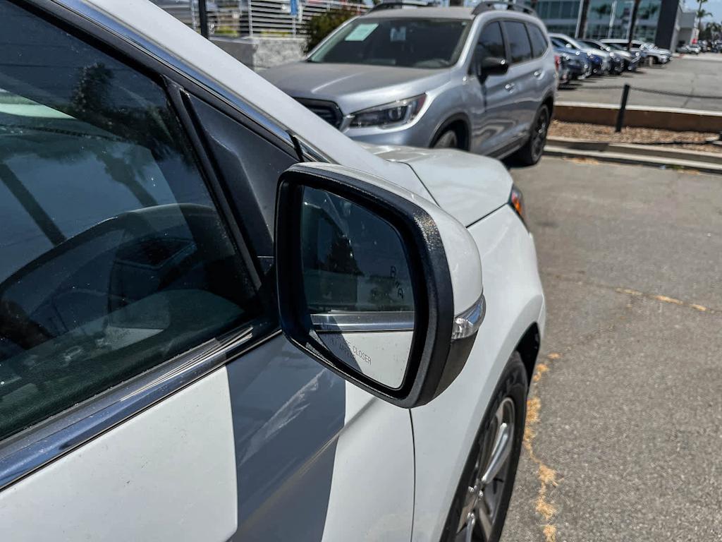 Thumbnail: 2019 Ford Edge - 15