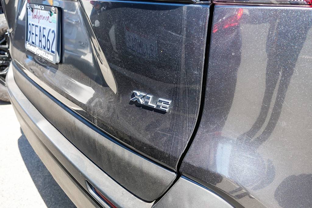 Thumbnail: 2020 Toyota RAV4 - 16