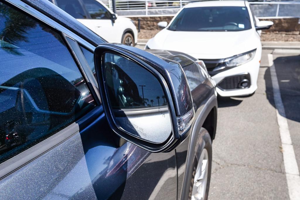 Thumbnail: 2020 Toyota RAV4 - 6