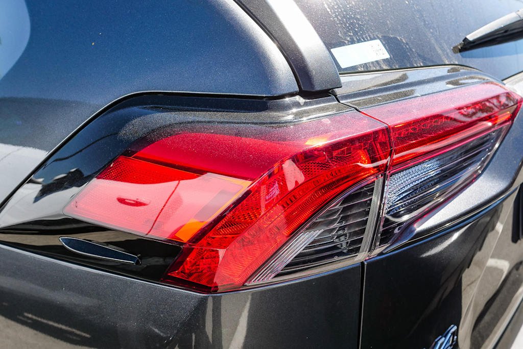 Thumbnail: 2020 Toyota RAV4 - 19