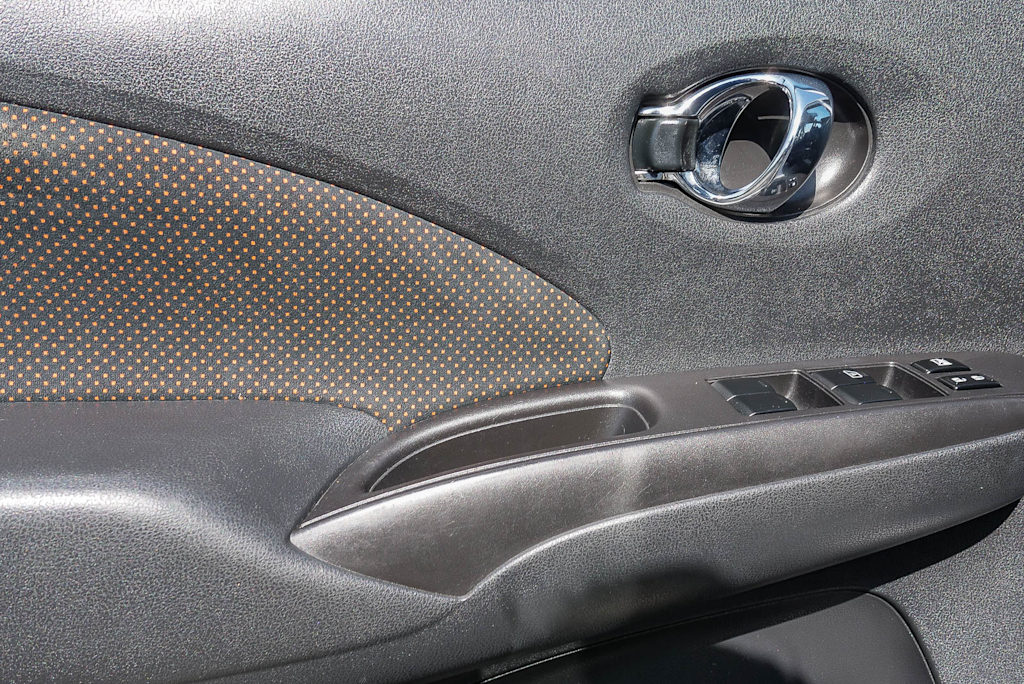 Thumbnail: 2016 Nissan Versa Note - 27