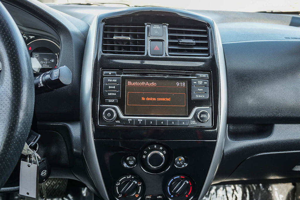 Thumbnail: 2016 Nissan Versa Note - 14
