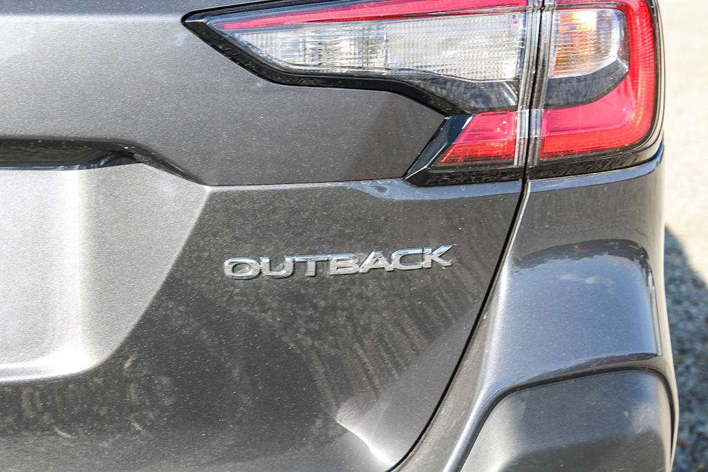 2025 Subaru Outback Premium 19