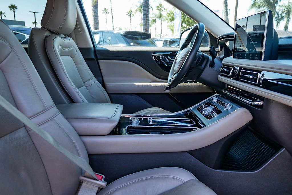 Thumbnail: 2023 Lincoln Aviator - 9