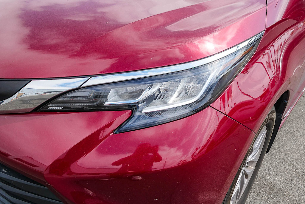 Thumbnail: 2021 Toyota Sienna - 6