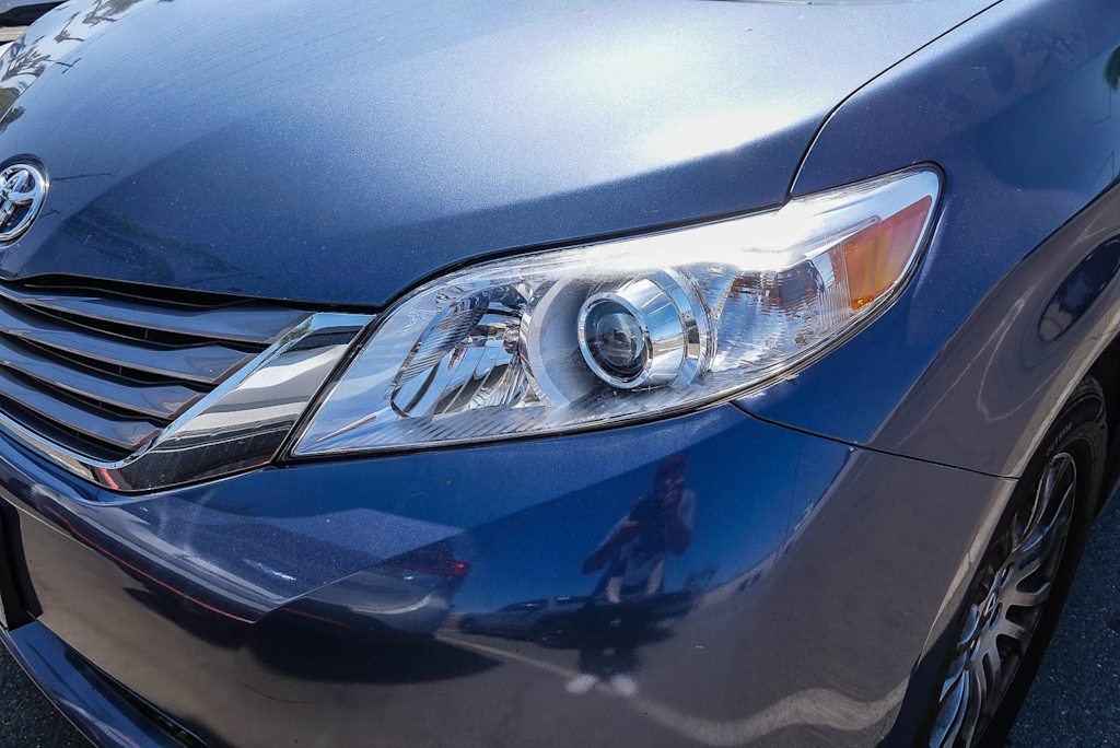 Thumbnail: 2017 Toyota Sienna - 6