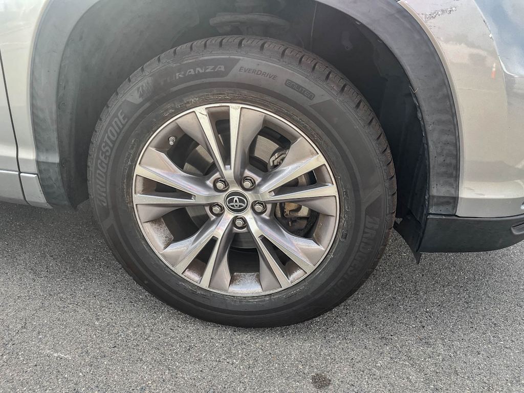 Thumbnail: 2016 Toyota Highlander - 6