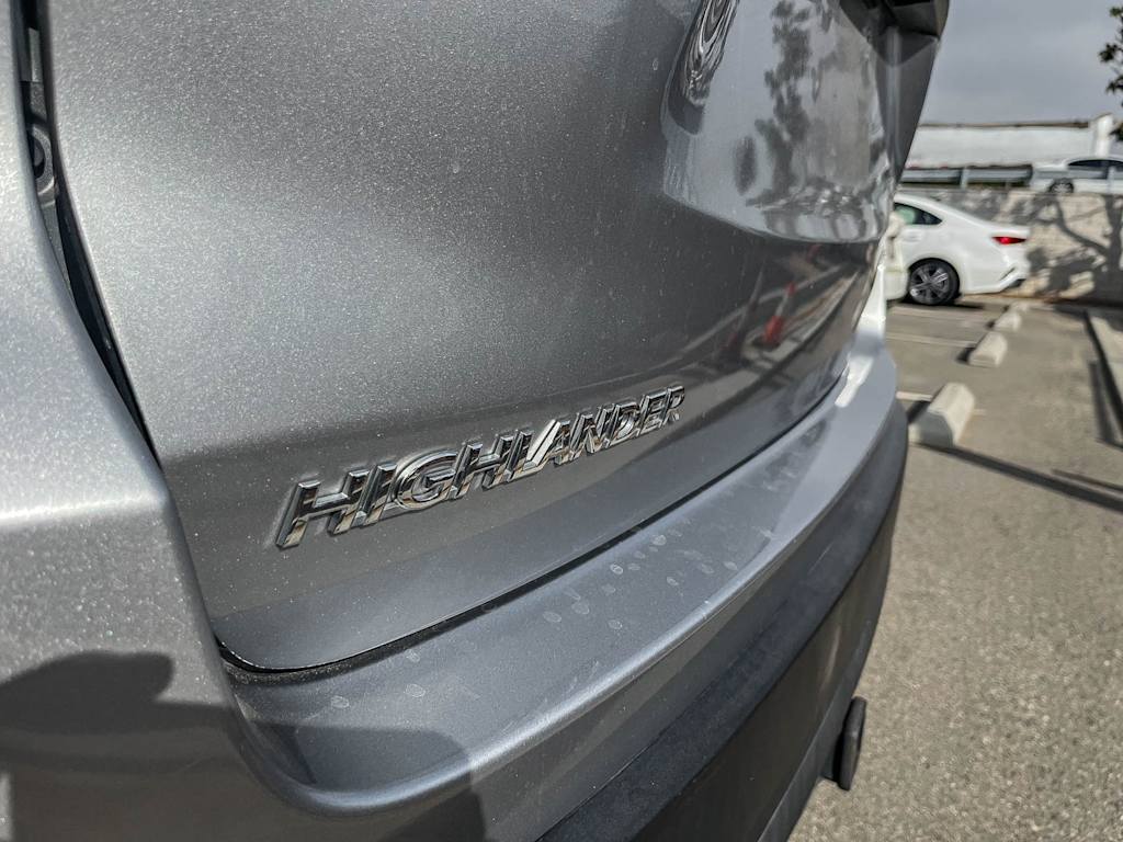 Thumbnail: 2016 Toyota Highlander - 19