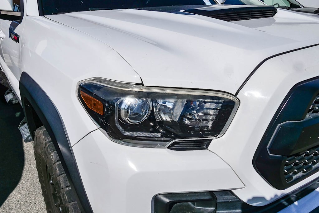 Thumbnail: 2019 Toyota Tacoma - 8