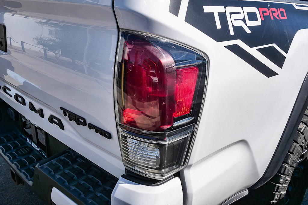 Thumbnail: 2019 Toyota Tacoma - 16