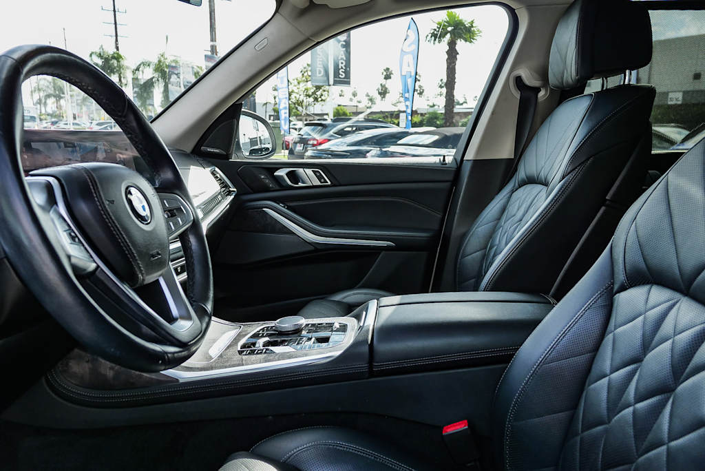 Thumbnail: 2023 BMW X7 - 11