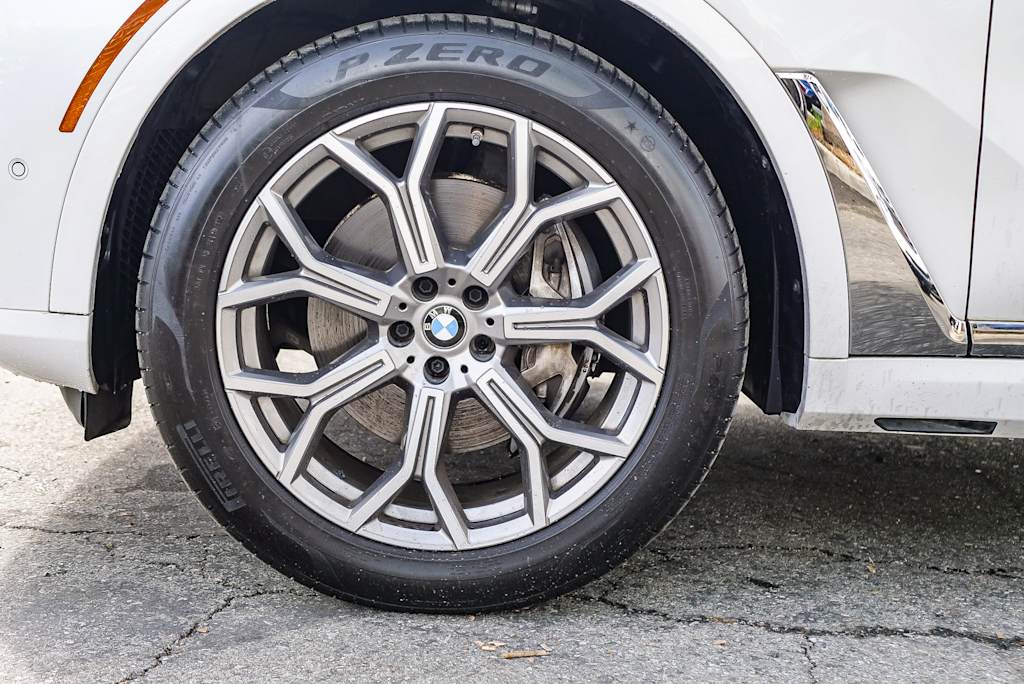 Thumbnail: 2023 BMW X7 - 18