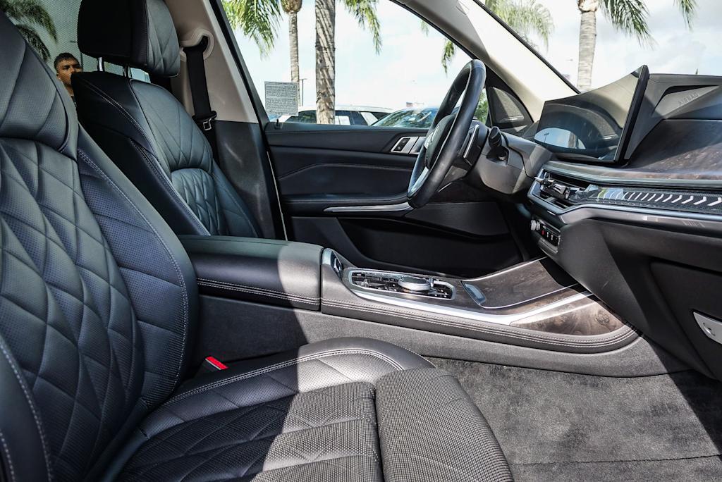Thumbnail: 2023 BMW X7 - 10