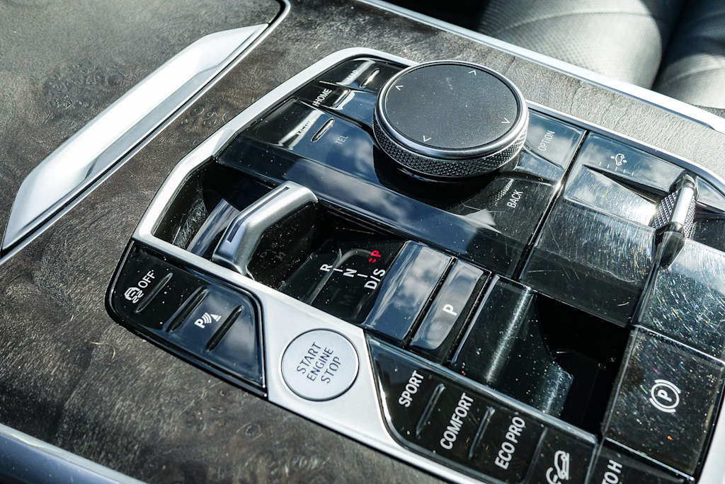 Thumbnail: 2023 BMW X7 - 8