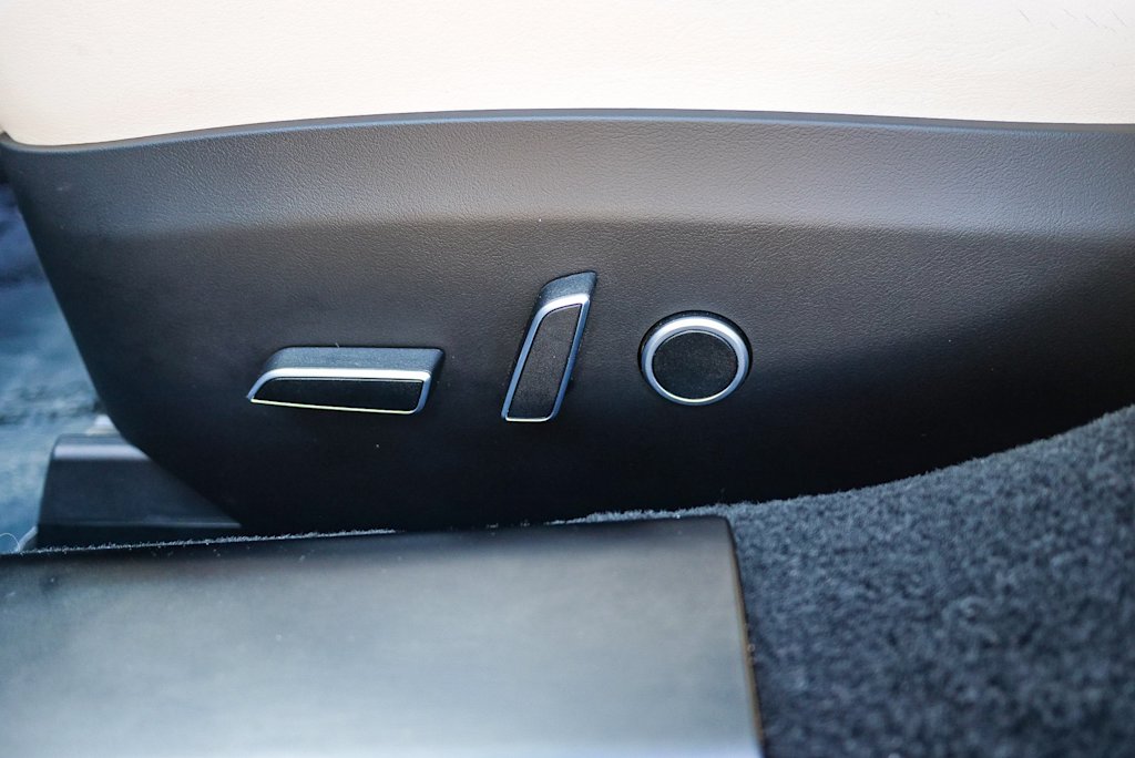 Thumbnail: 2022 Tesla Model S - 18