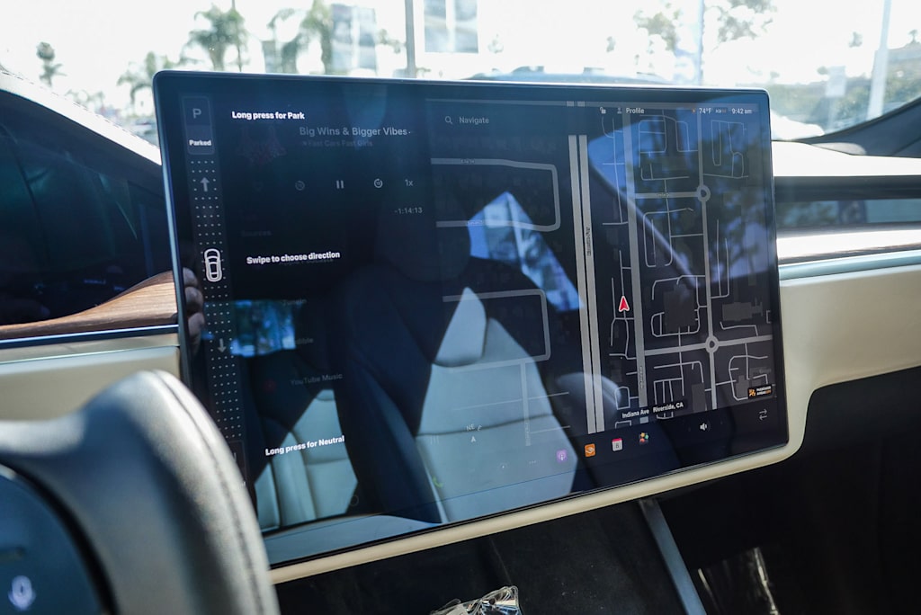 Thumbnail: 2022 Tesla Model S - 7