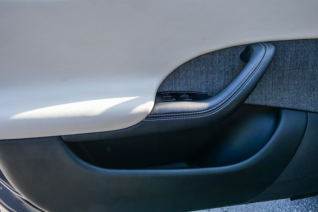 Thumbnail: 2022 Tesla Model S - 19