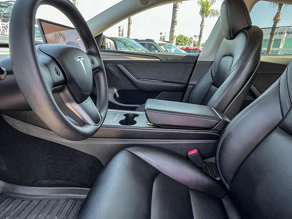 Thumbnail: 2025 Tesla Model Y - 9