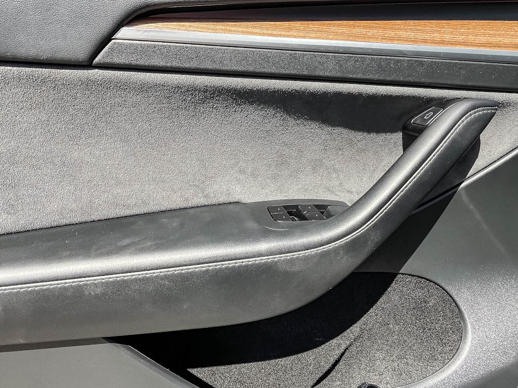 Thumbnail: 2025 Tesla Model Y - 21