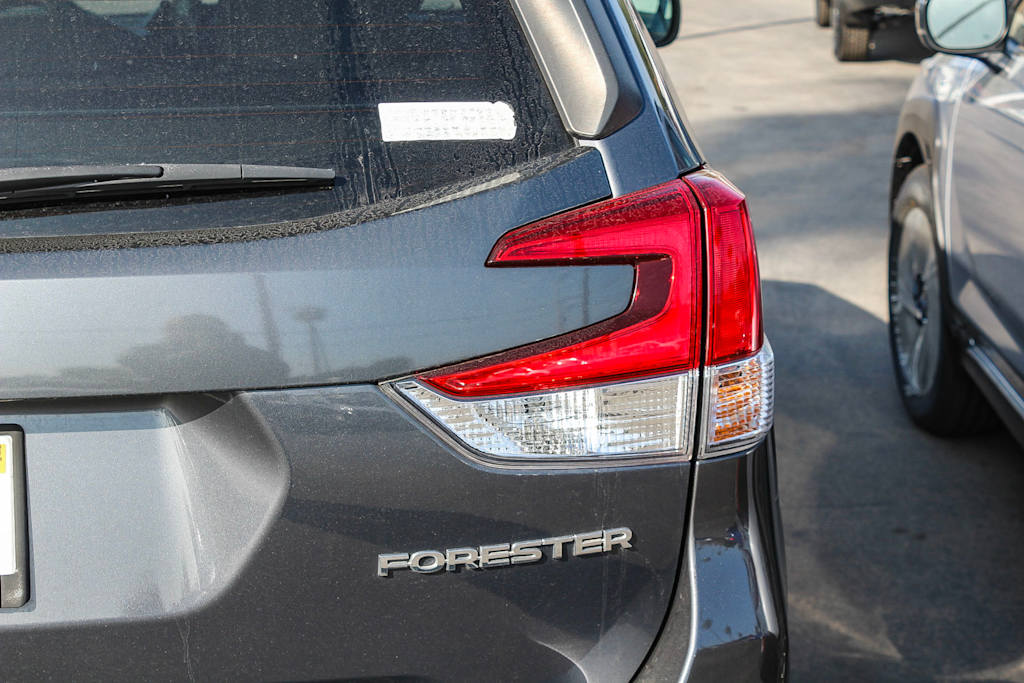 2022 Subaru Forester Premium 13