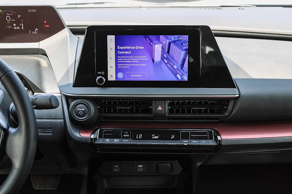 Thumbnail: 2024 Toyota Prius Prime - 11