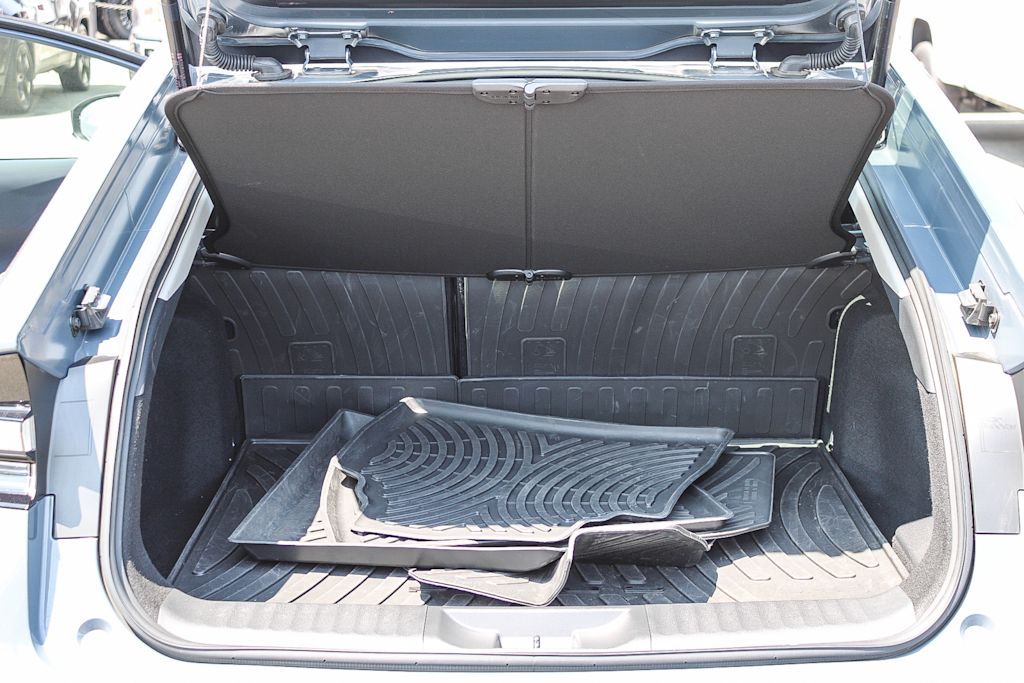 Thumbnail: 2024 Toyota Prius Prime - 25