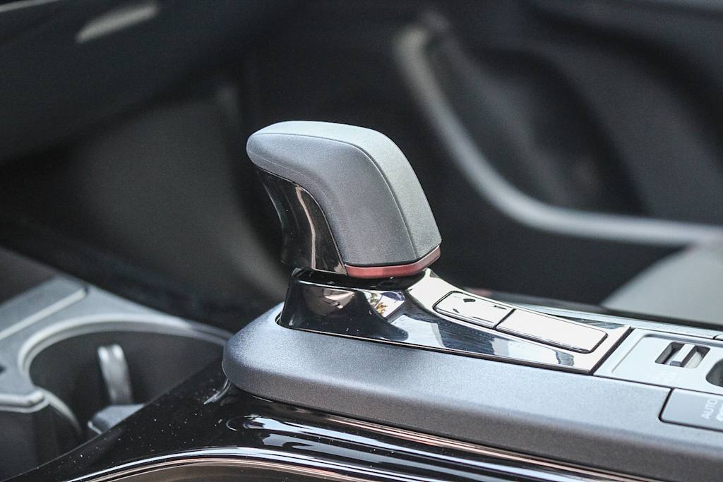 Thumbnail: 2024 Toyota Prius Prime - 23