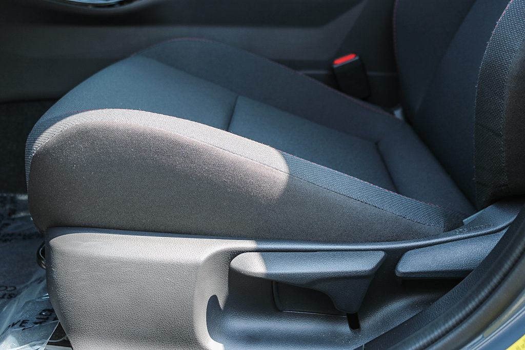 Thumbnail: 2024 Toyota Prius Prime - 21