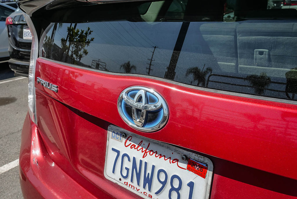 Thumbnail: 2015 Toyota Prius - 17