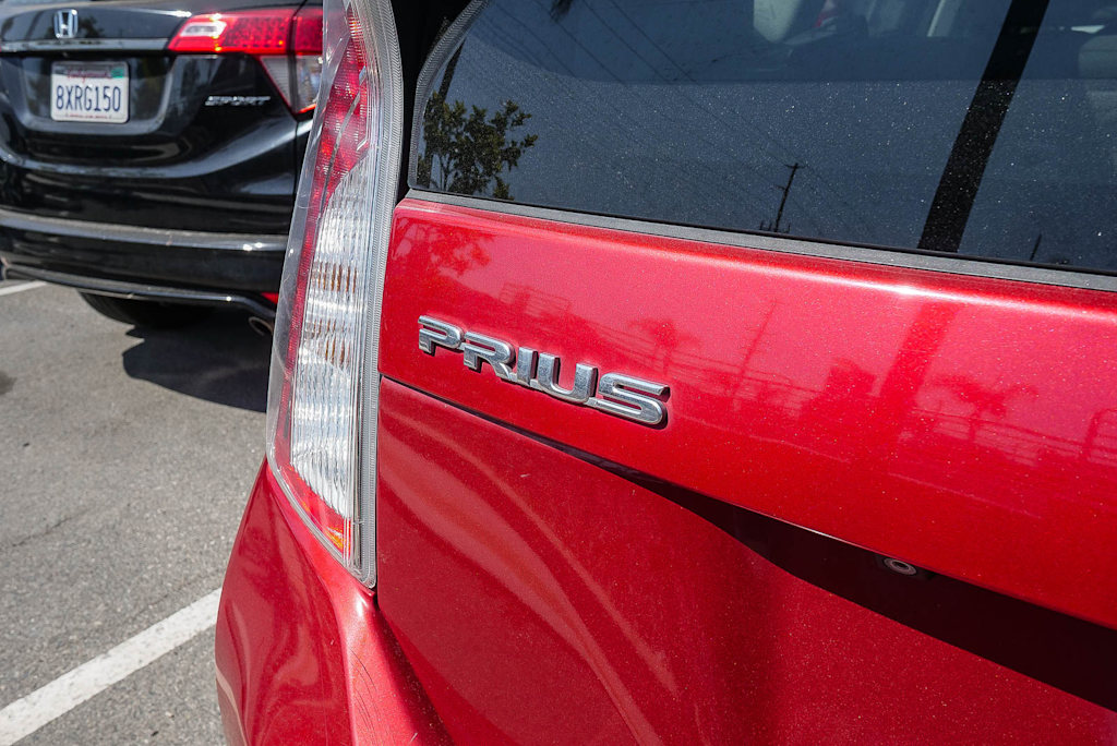 Thumbnail: 2015 Toyota Prius - 18