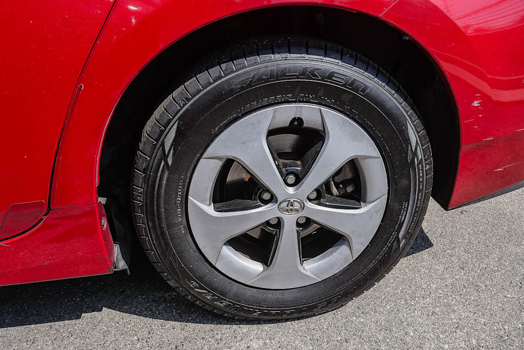 Thumbnail: 2015 Toyota Prius - 5