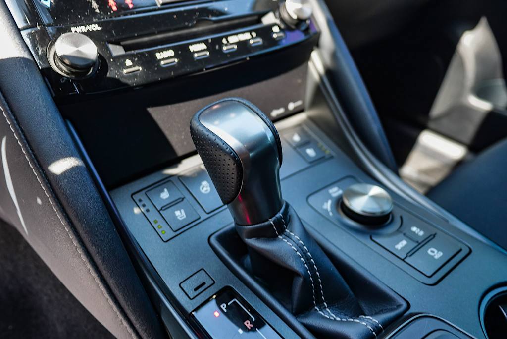 Thumbnail: 2024 Lexus ES - 13