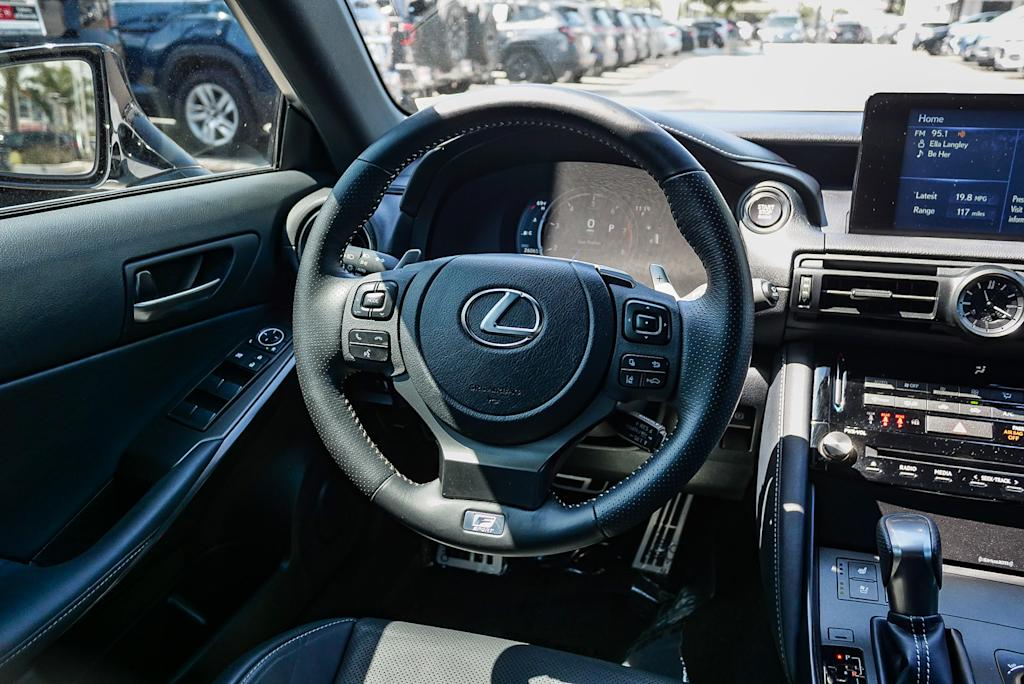 Thumbnail: 2024 Lexus ES - 2