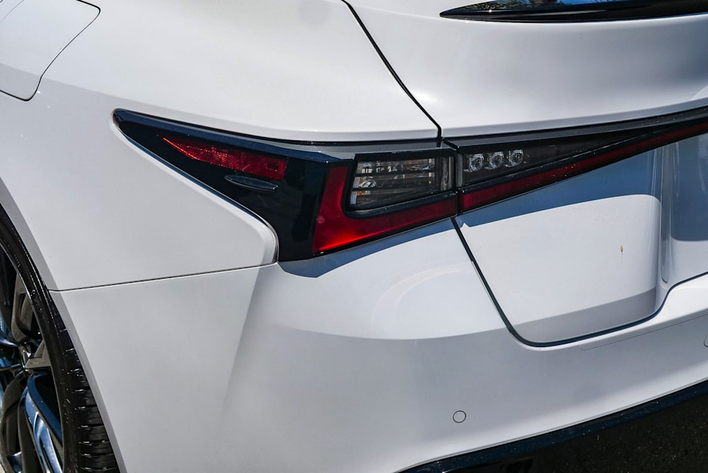 Thumbnail: 2024 Lexus ES - 18
