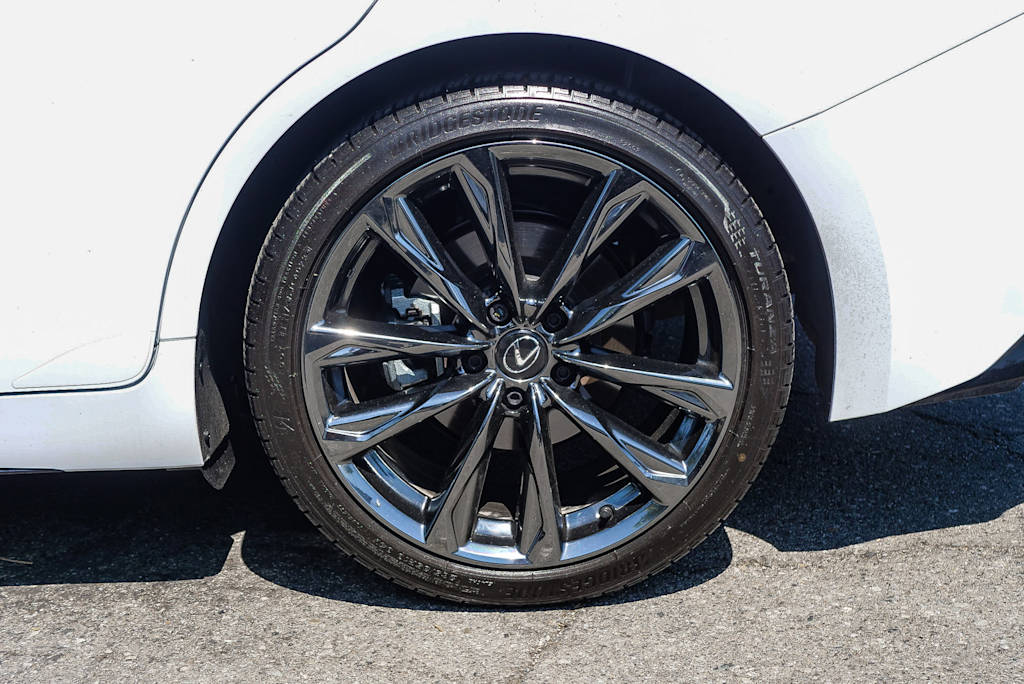 Thumbnail: 2024 Lexus ES - 7
