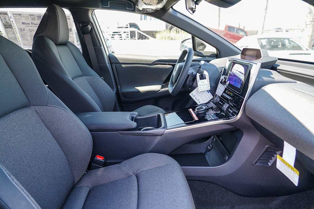 Thumbnail: 2025 Subaru Solterra - 10