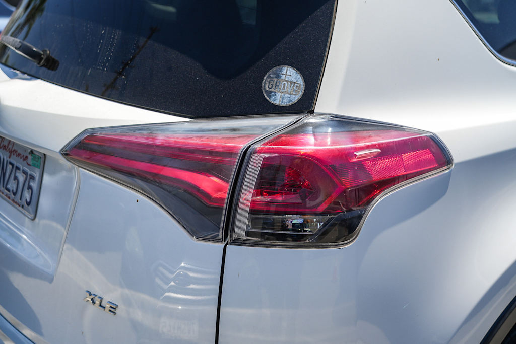 Thumbnail: 2016 Toyota RAV4 - 14