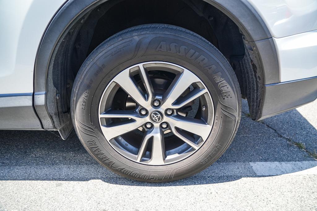Thumbnail: 2016 Toyota RAV4 - 19