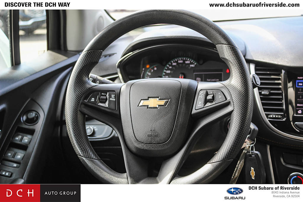 2022 Chevrolet Trax LS 8