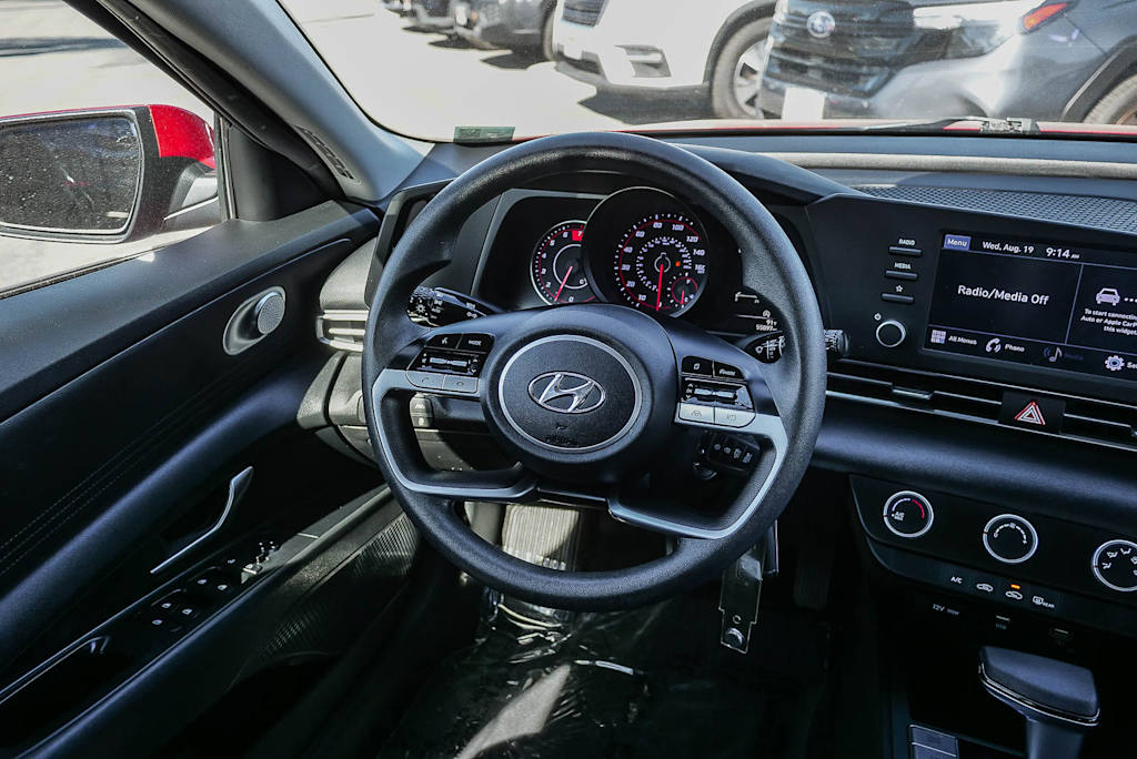 Thumbnail: 2022 Hyundai Elantra - 12