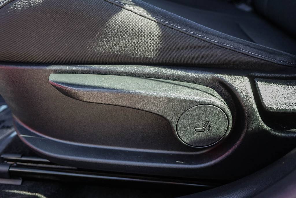 Thumbnail: 2022 Hyundai Elantra - 25