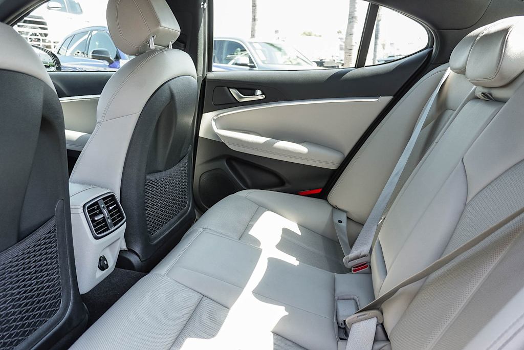 Thumbnail: 2023 Genesis G70 - 11