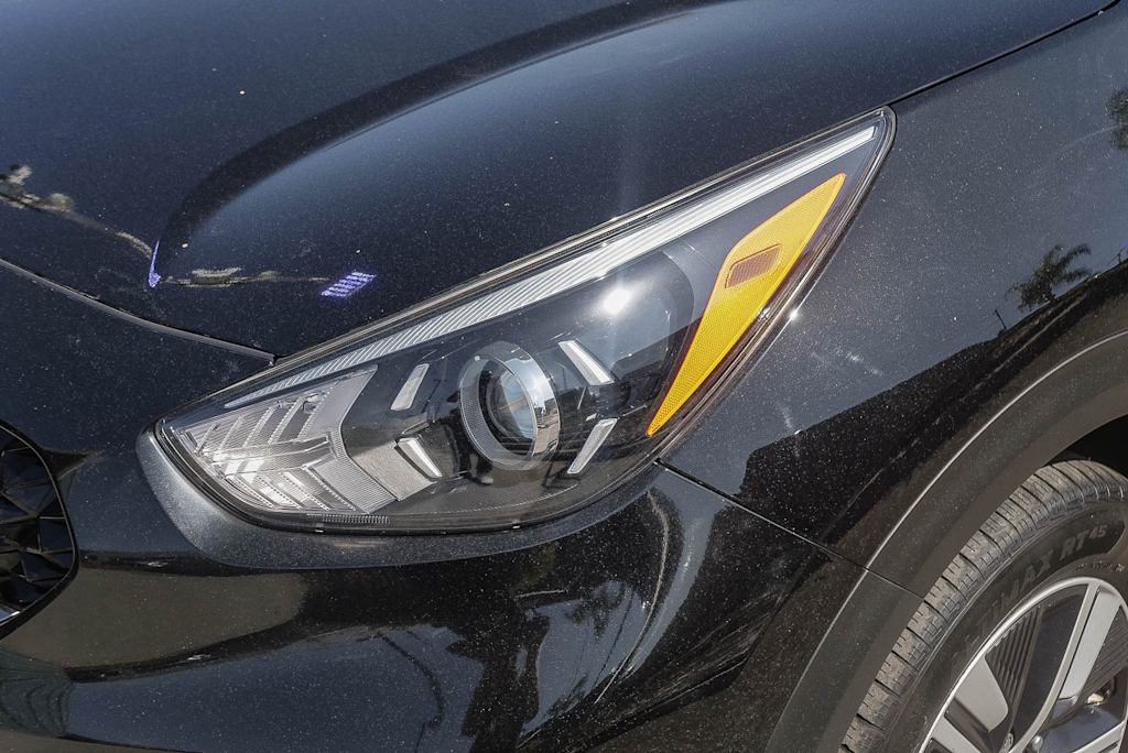 Thumbnail: 2022 Kia Niro - 22